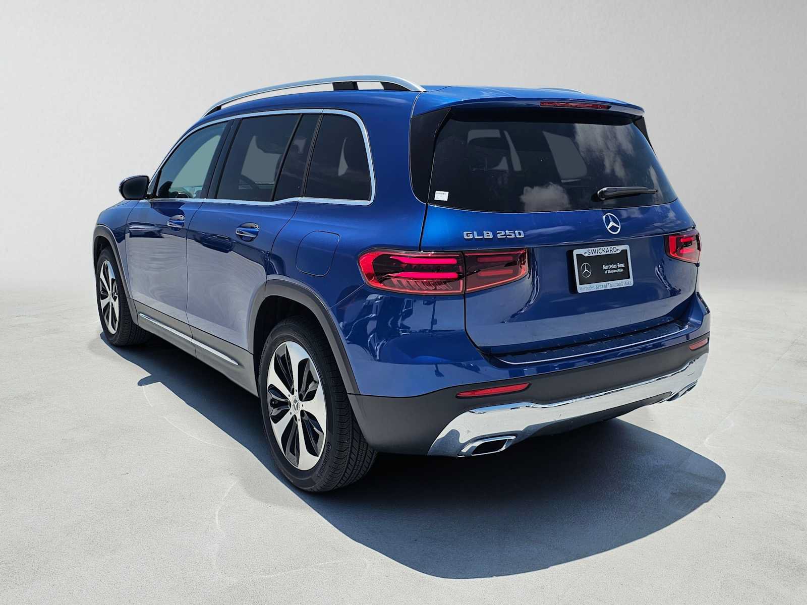 New 2026 Mercedes-Benz GLB 250 image 5
