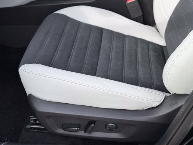 New 2026 Mitsubishi Outlander SE FWD image 22