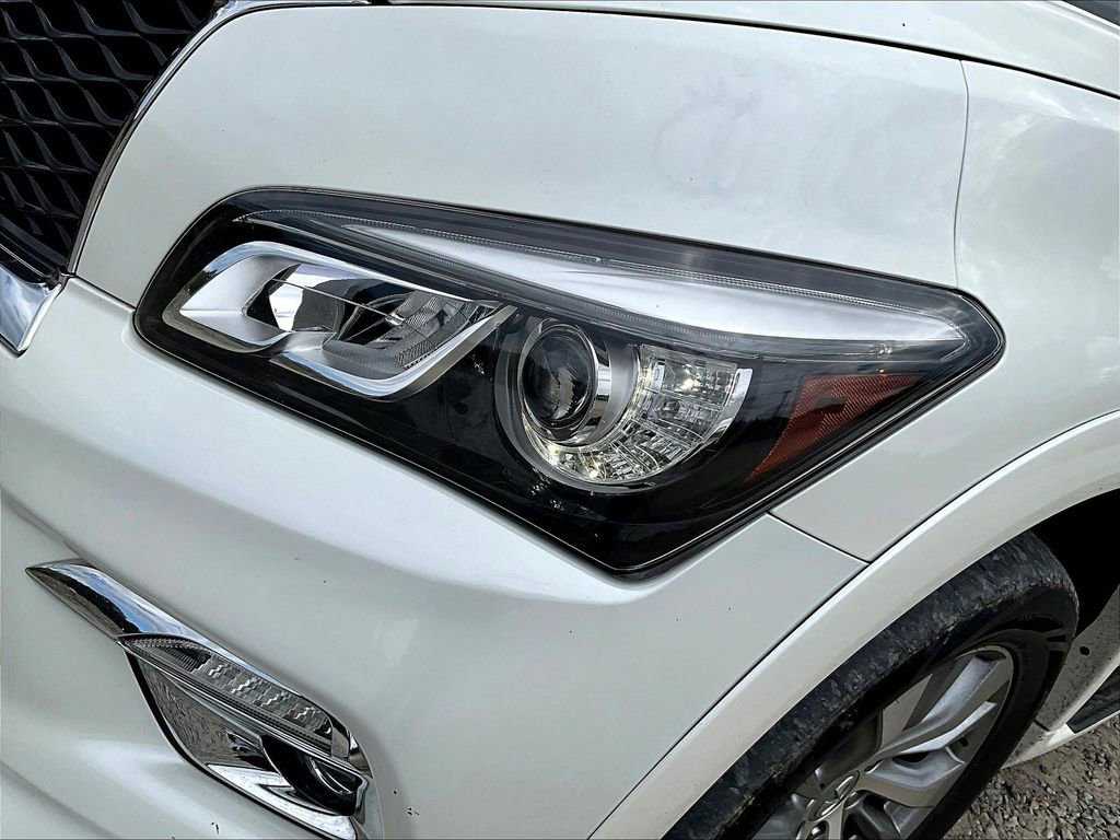 Used 2017 INFINITI QX80 4WD image 26