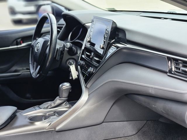 Used 2022 Toyota Camry SE image 13