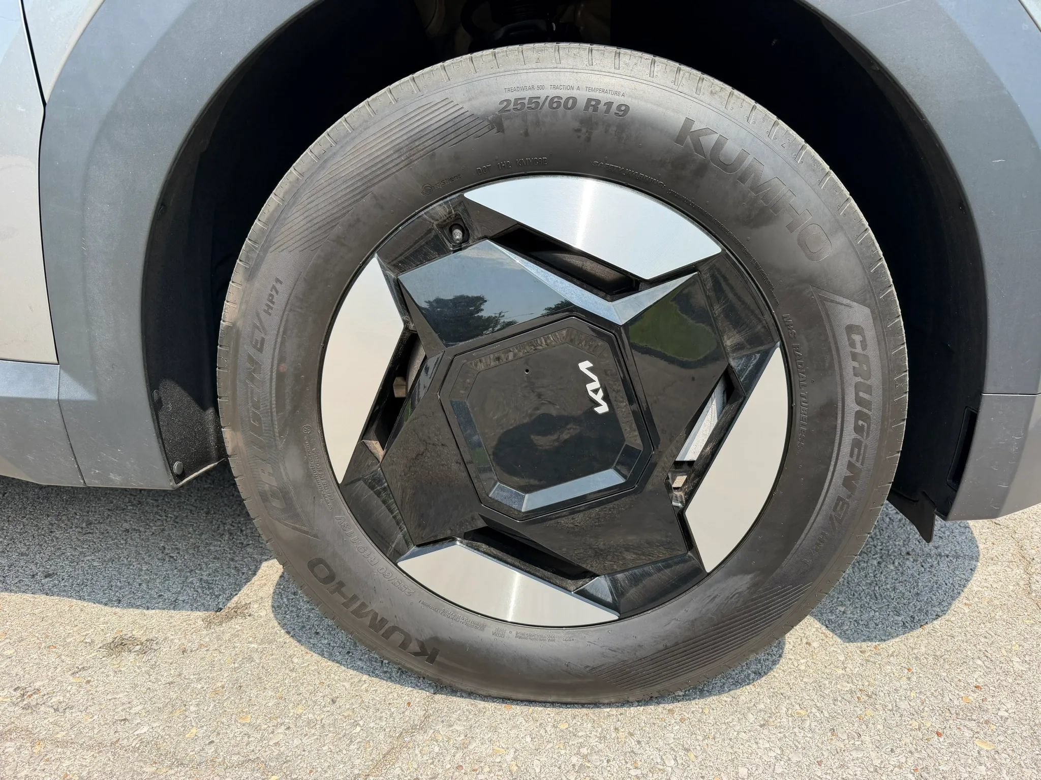 Used 2024 Kia EV9 Light Long Range RWD image 13