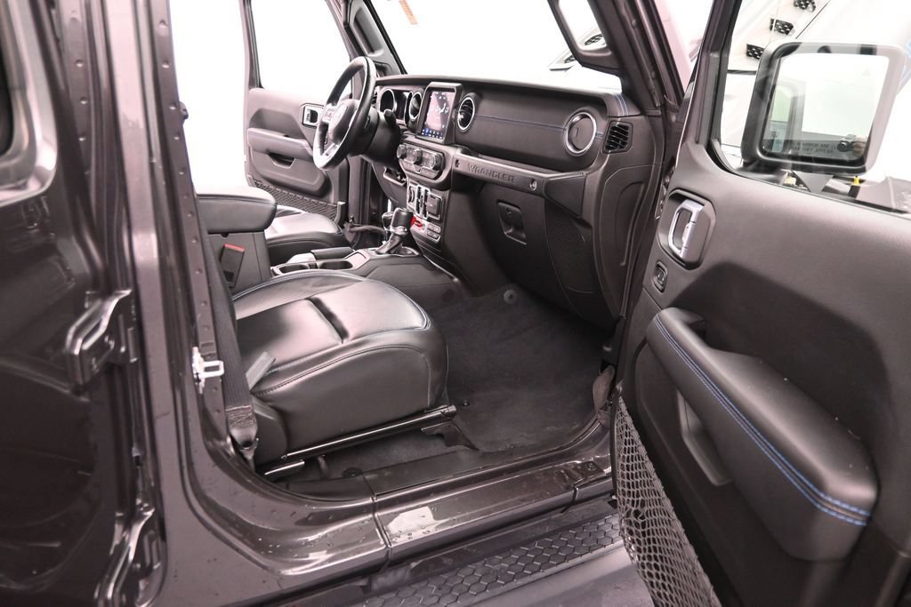 Used 2021 Jeep Wrangler Unlimited Rubicon 4xe w/ Steel Bumper Group AWD/4WD image 18