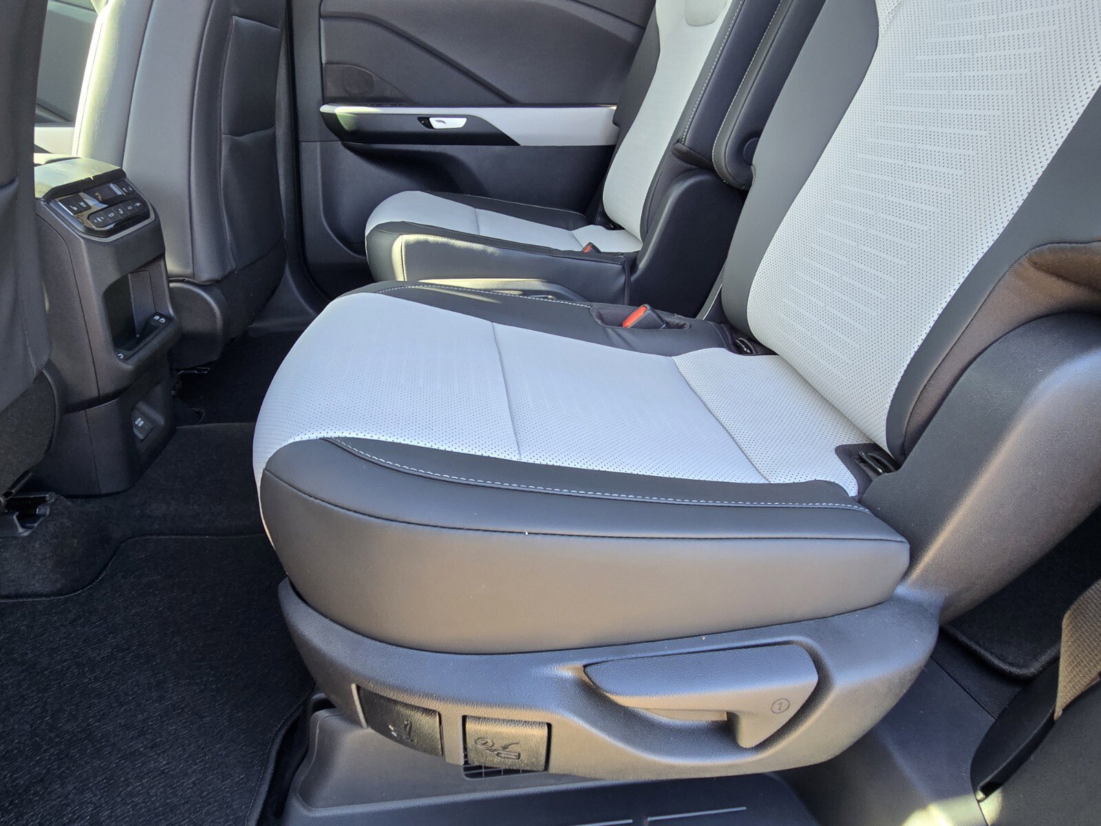 New 2026 Lexus TX 500h AWD image 7