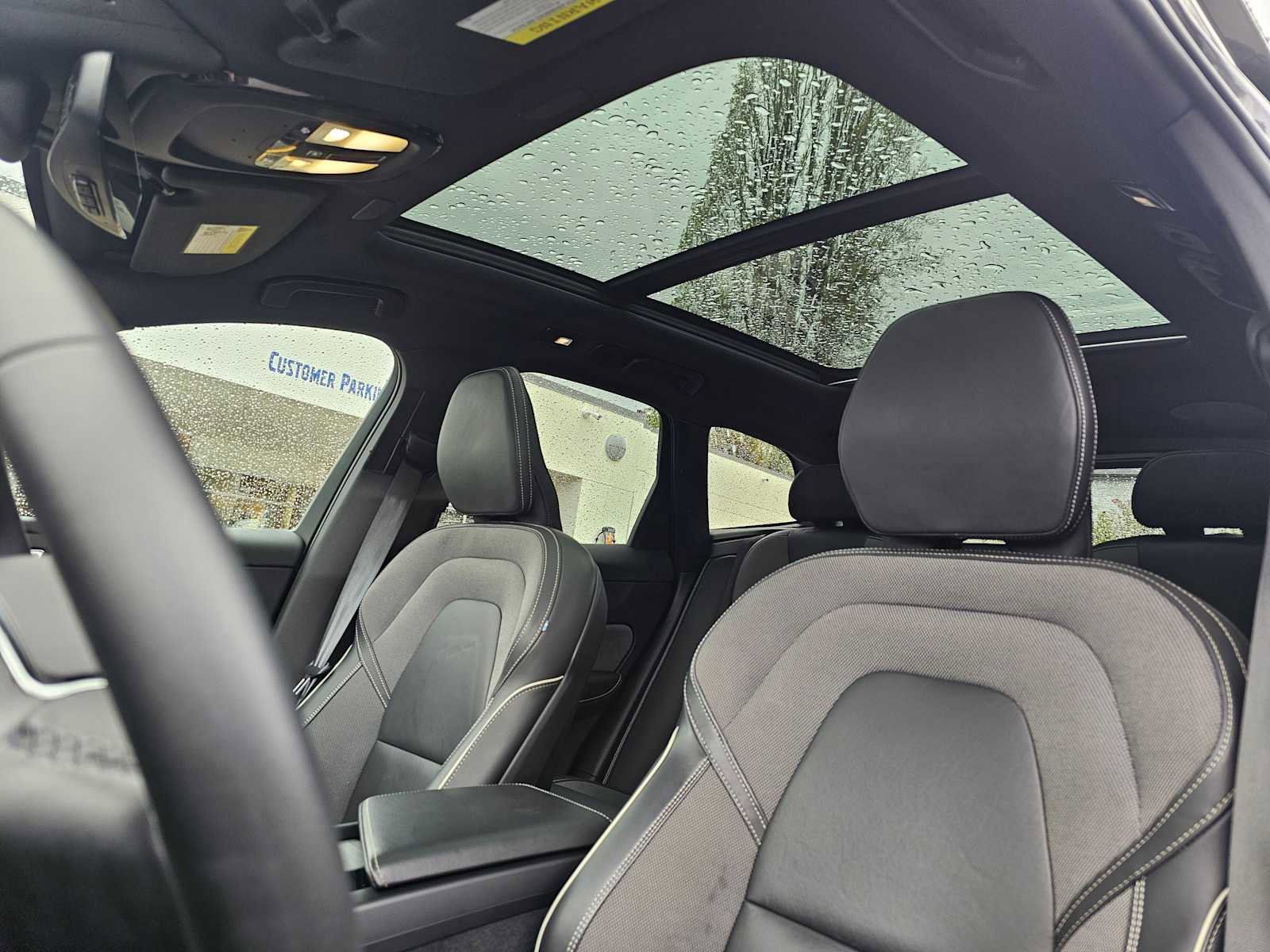 Used 2022 Volvo XC60 T8 R-Design w/ Advanced Package AWD/4WD image 23