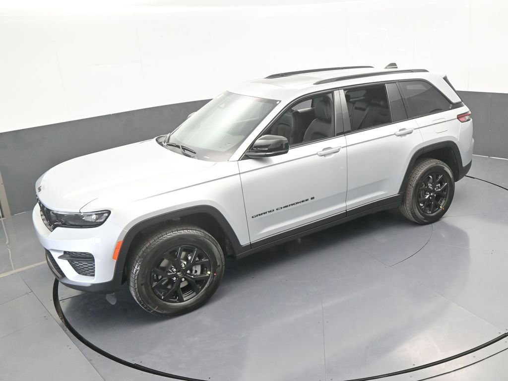 New 2025 Jeep Grand Cherokee Altitude image 41