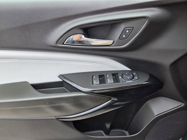 Used 2025 Chevrolet Trax LT FWD image 21