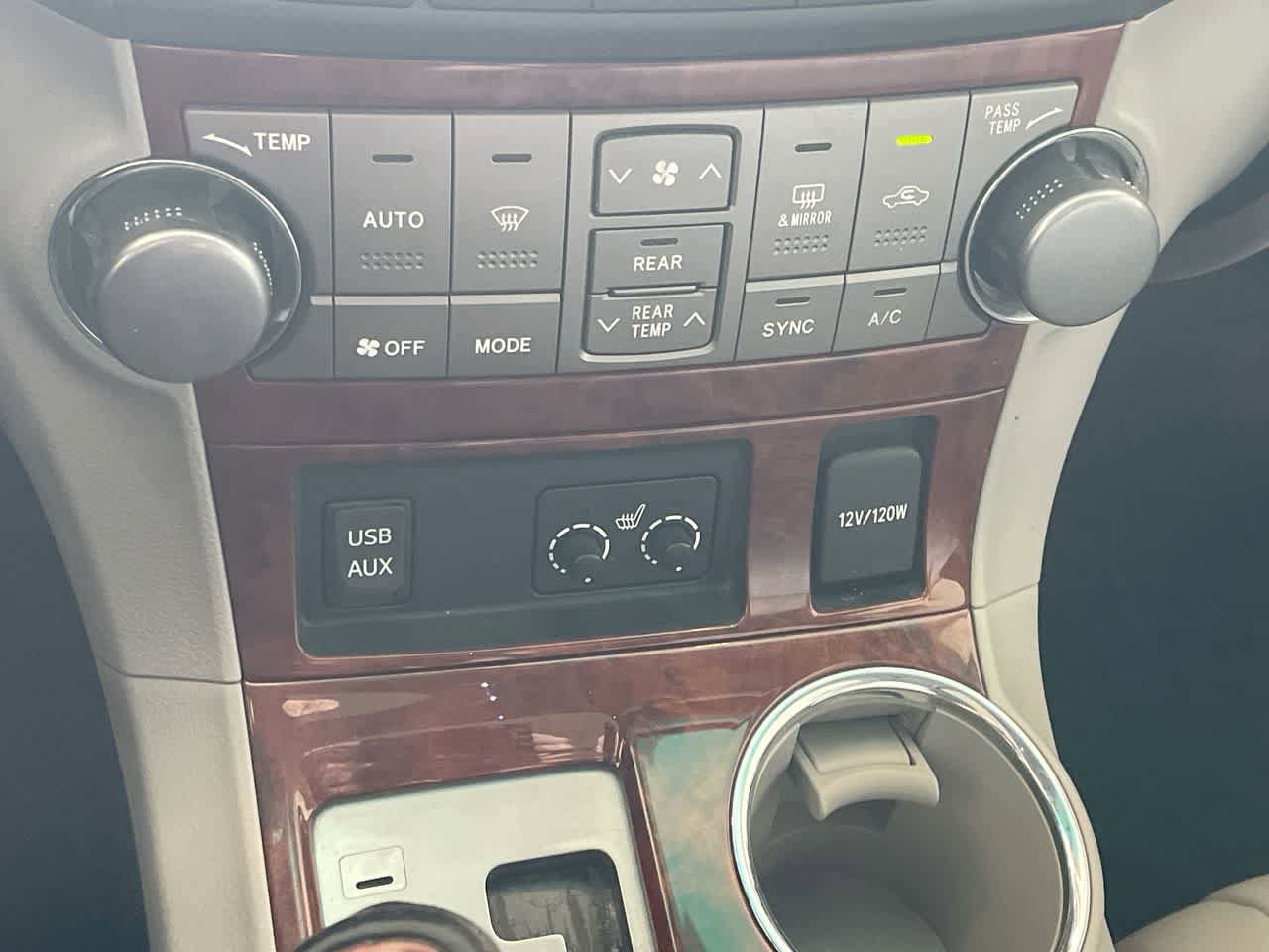 Used 2011 Toyota Highlander Limited w/ Tow Pkg AWD/4WD image 19