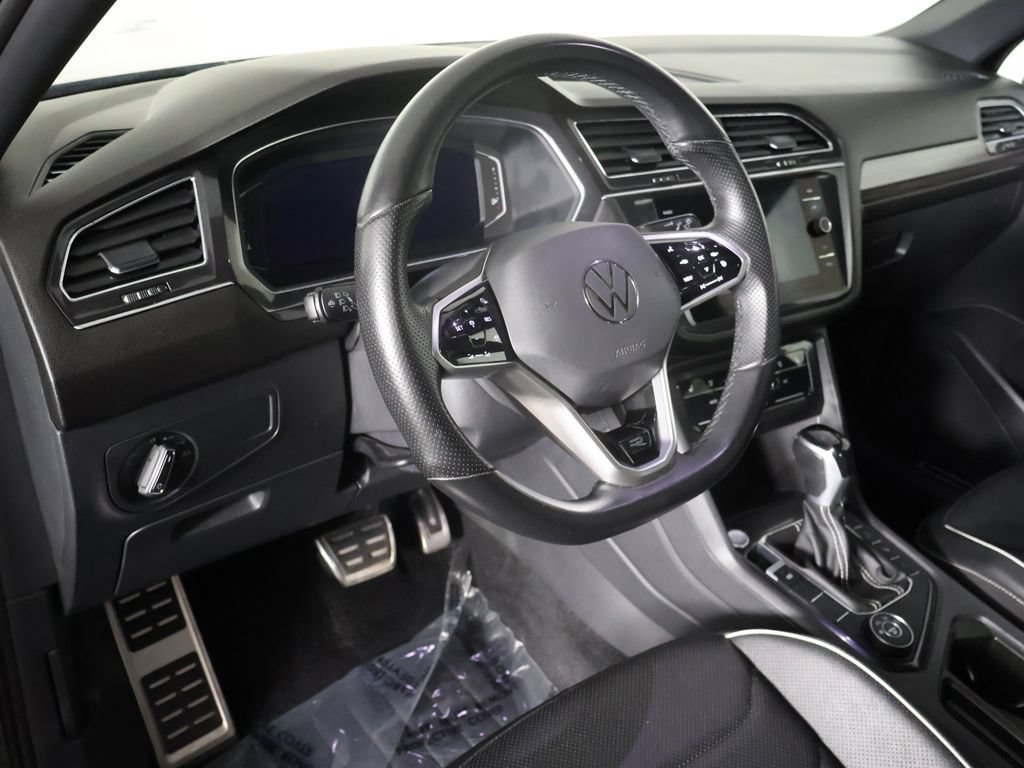Used 2023 Volkswagen Tiguan SEL R-Line AWD/4WD image 29