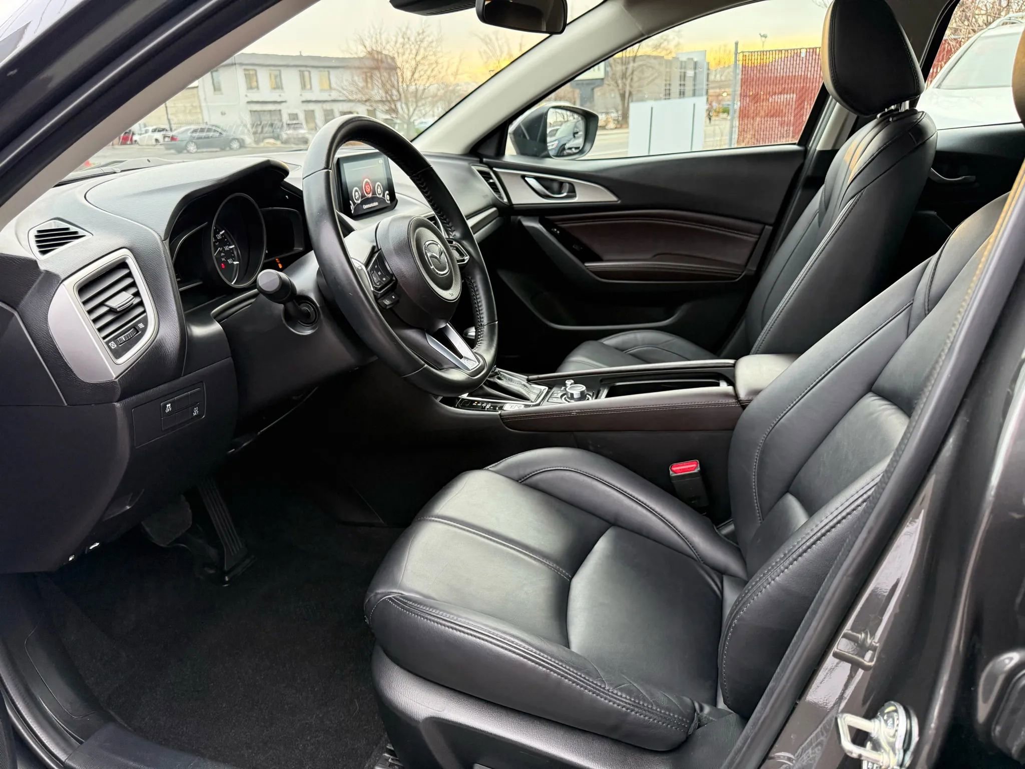 Used 2018 MAZDA MAZDA3 Touring image 13