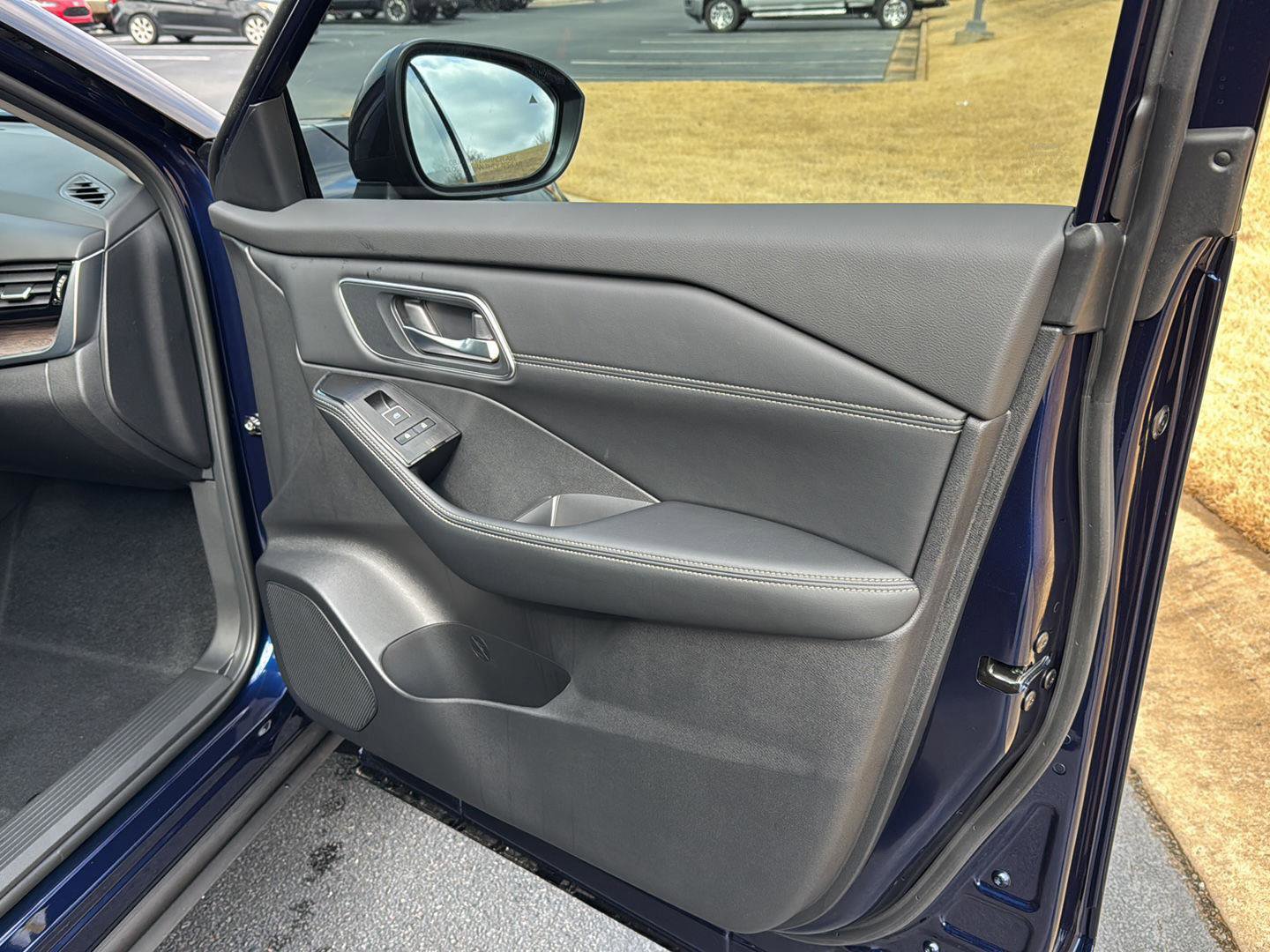 New 2026 Nissan Rogue Platinum w/ Platinum Premium Package image 12