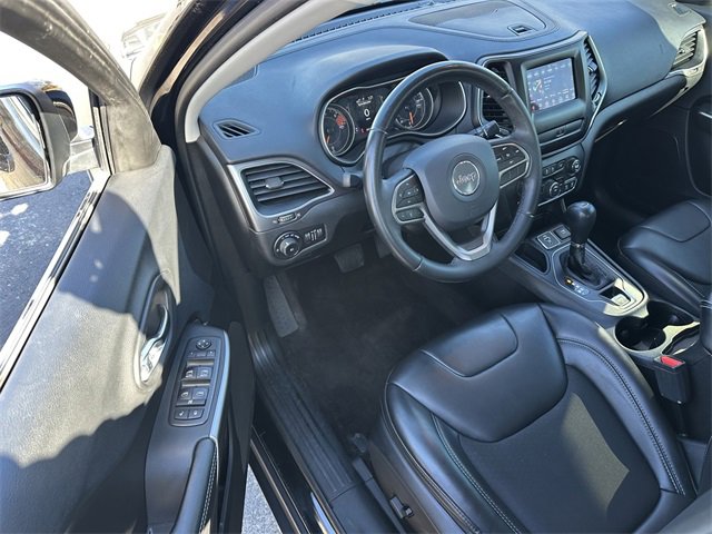 Used 2019 Jeep Cherokee Latitude Plus image 30