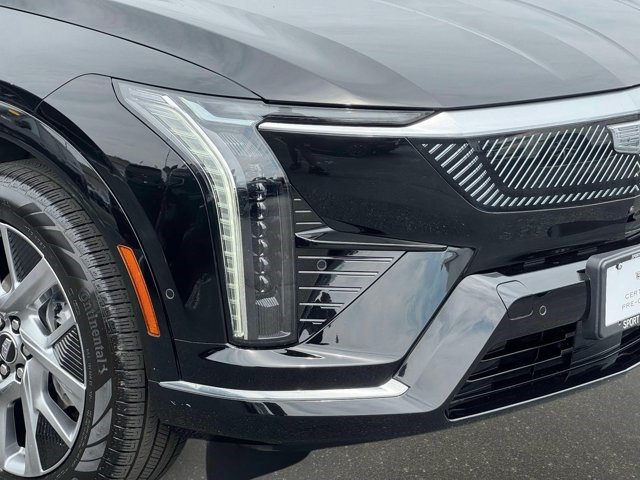 Certified 2025 Cadillac Optiq Luxury 1 AWD/4WD image 28