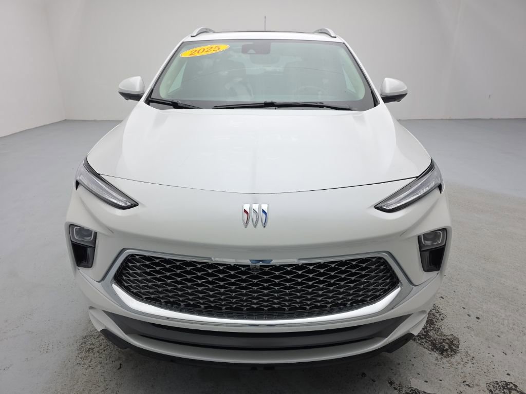 Used 2025 Buick Encore GX Avenir w/ Avenir Technology Package AWD/4WD image 5