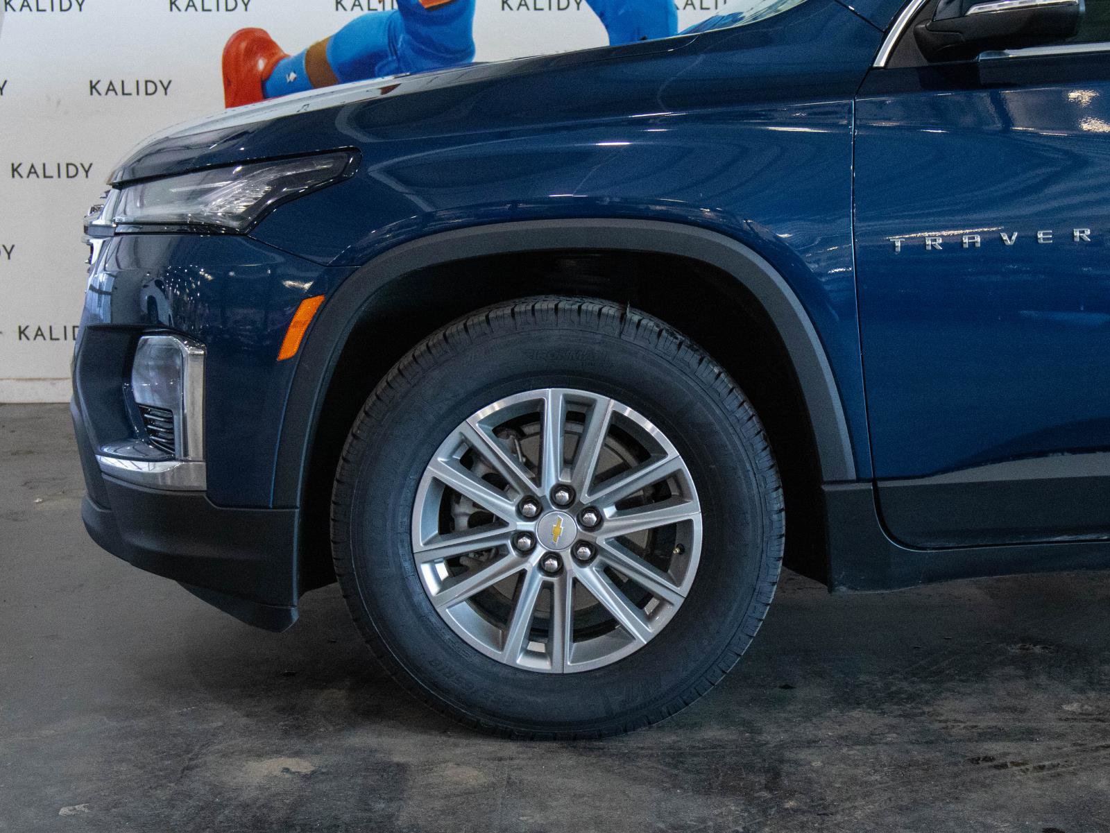 Used 2023 Chevrolet Traverse LT image 15