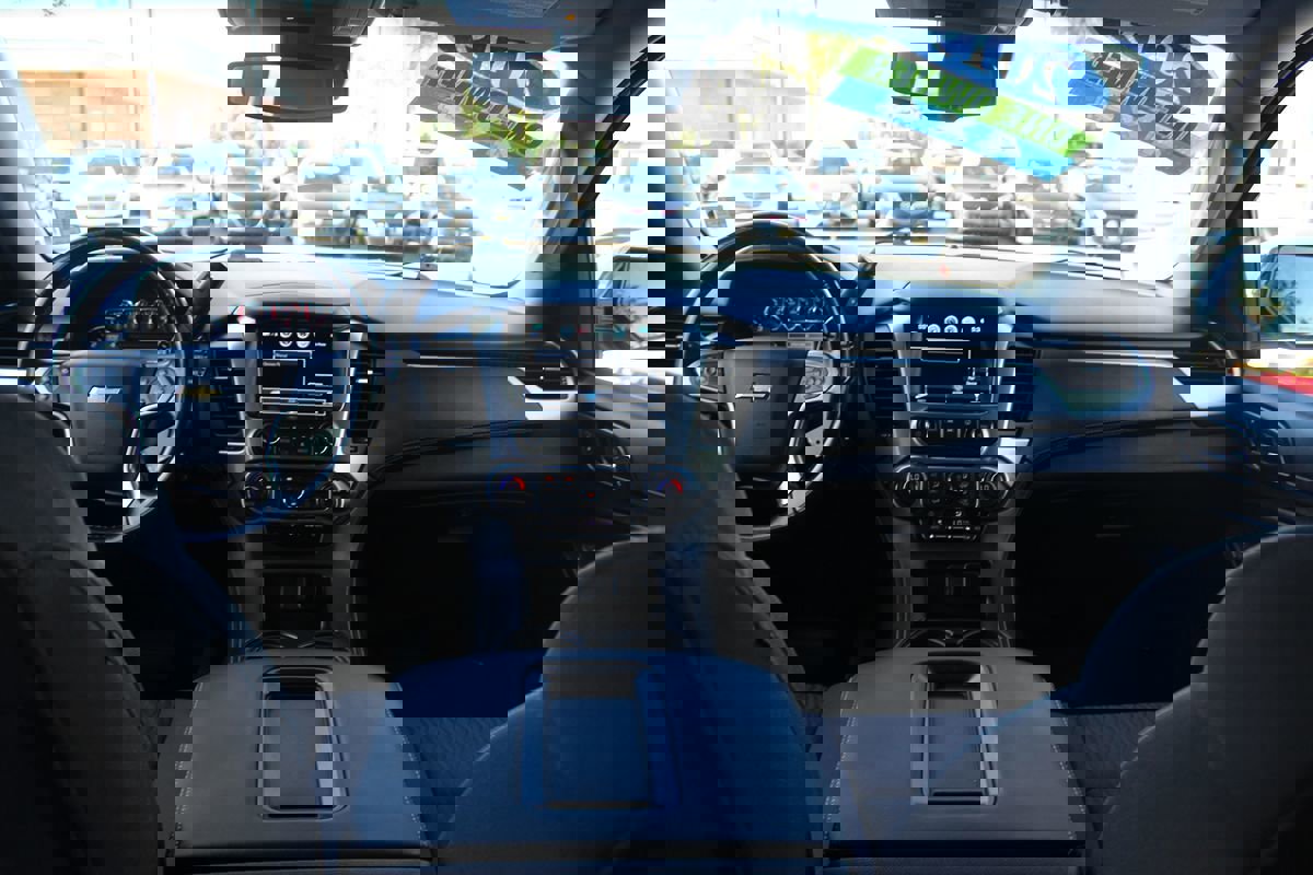 Used 2019 Chevrolet Suburban LS w/ All-Season Package image 30