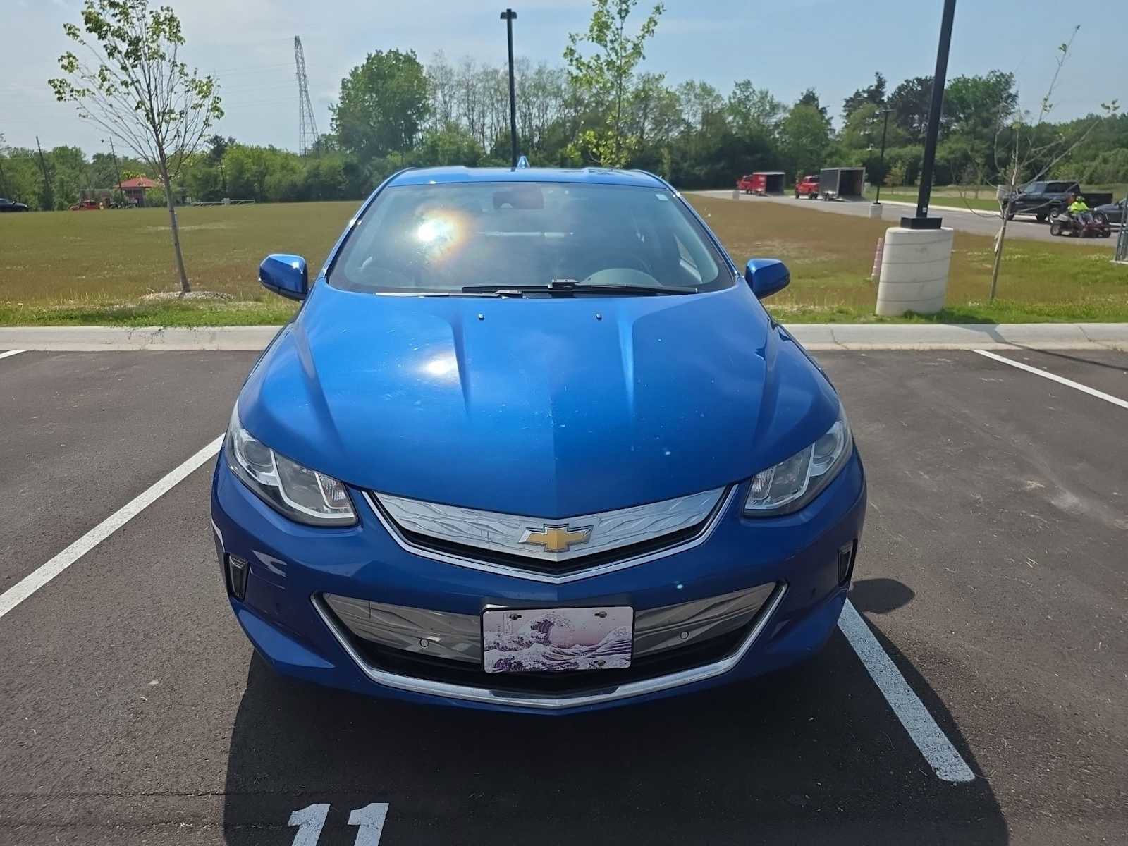 Used 2016 Chevrolet Volt Premier w/ Driver Confidence Package FWD image 2