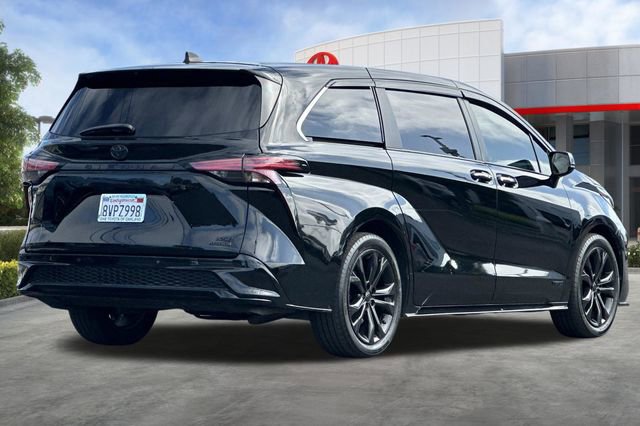 Used 2021 Toyota Sienna XSE FWD image 4