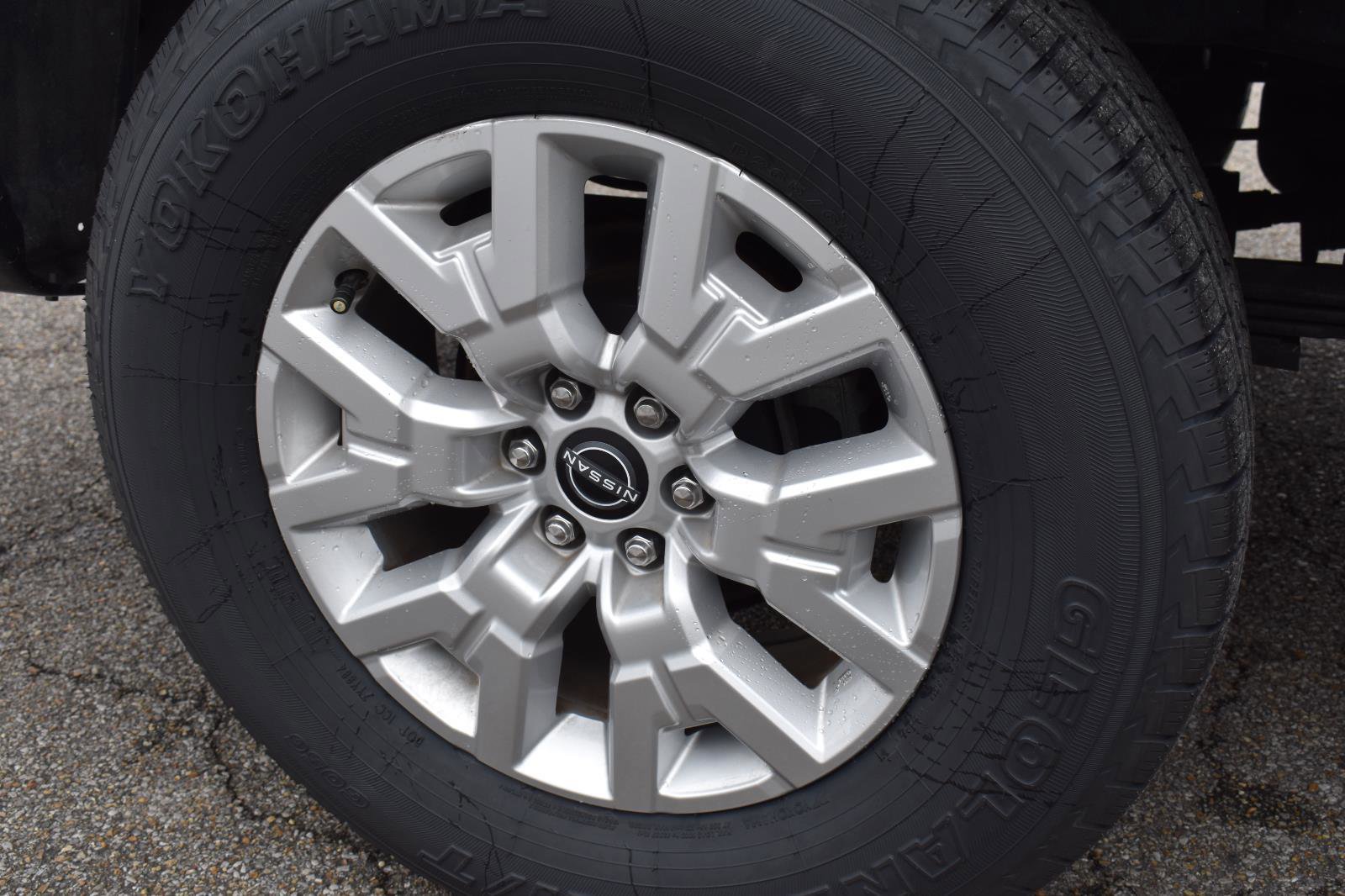 Used 2022 Nissan Frontier SV image 14