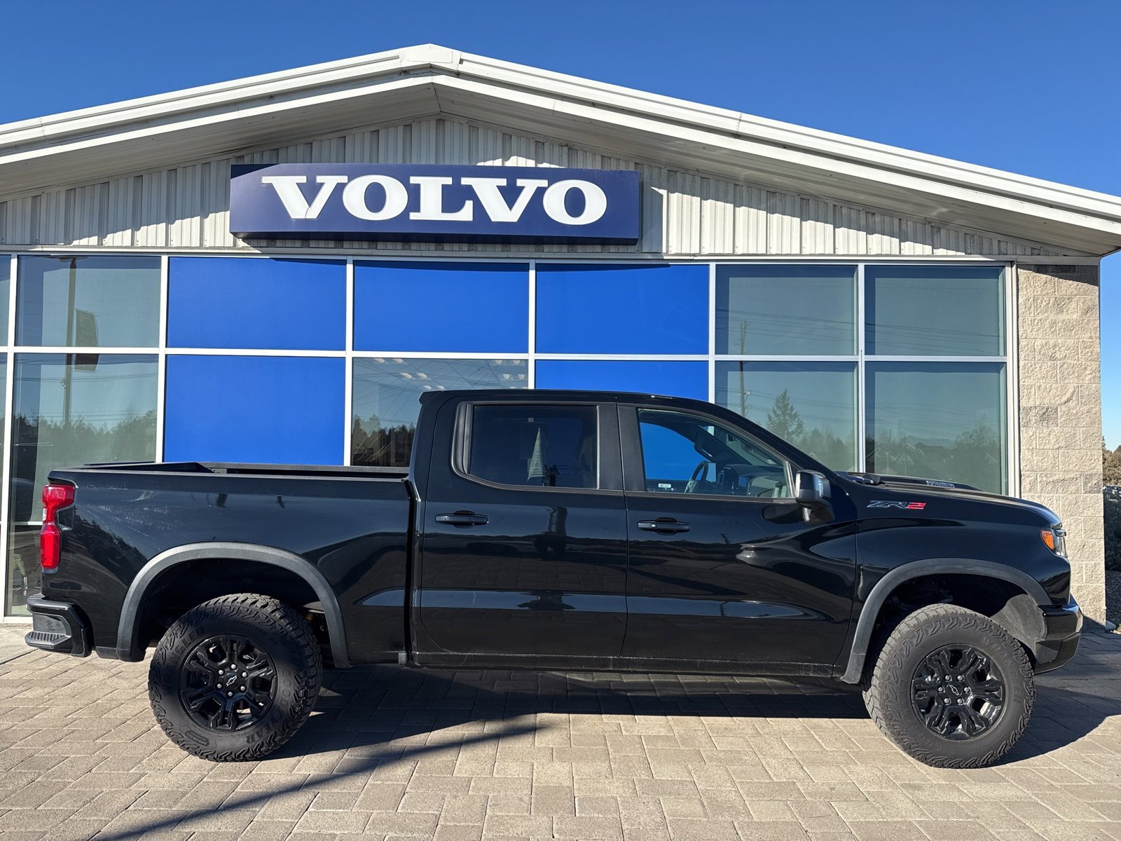 Used 2024 Chevrolet Silverado 1500 ZR2 w/ Technology Package image 7