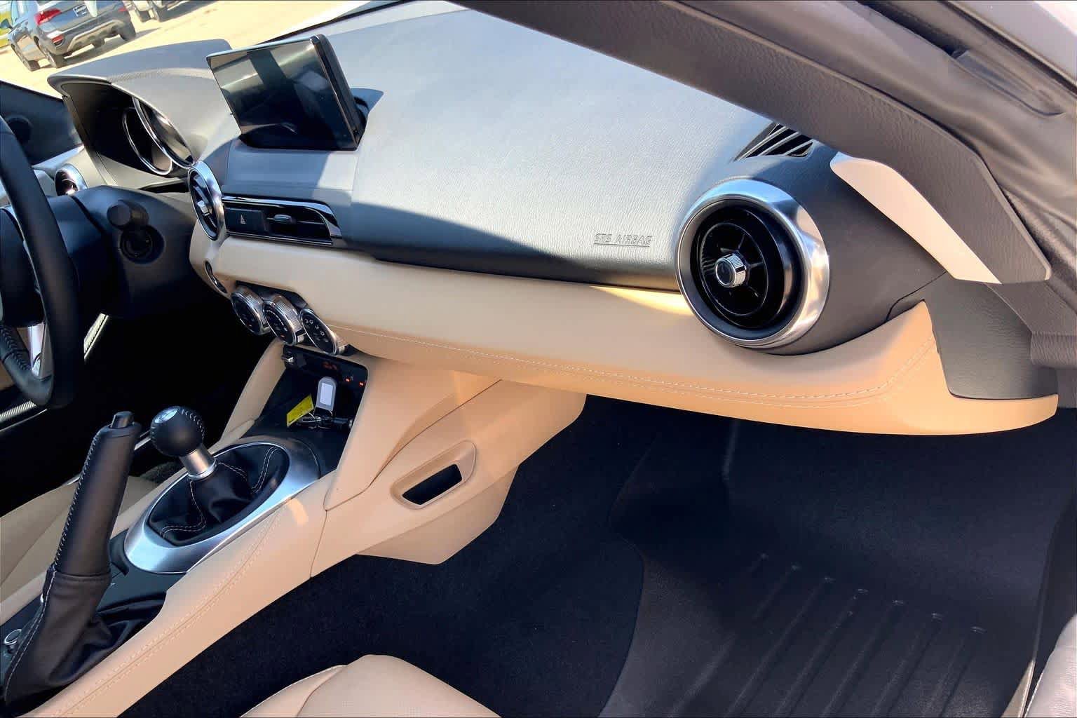 Used 2025 MAZDA MX-5 Miata RF Grand Touring RWD image 16