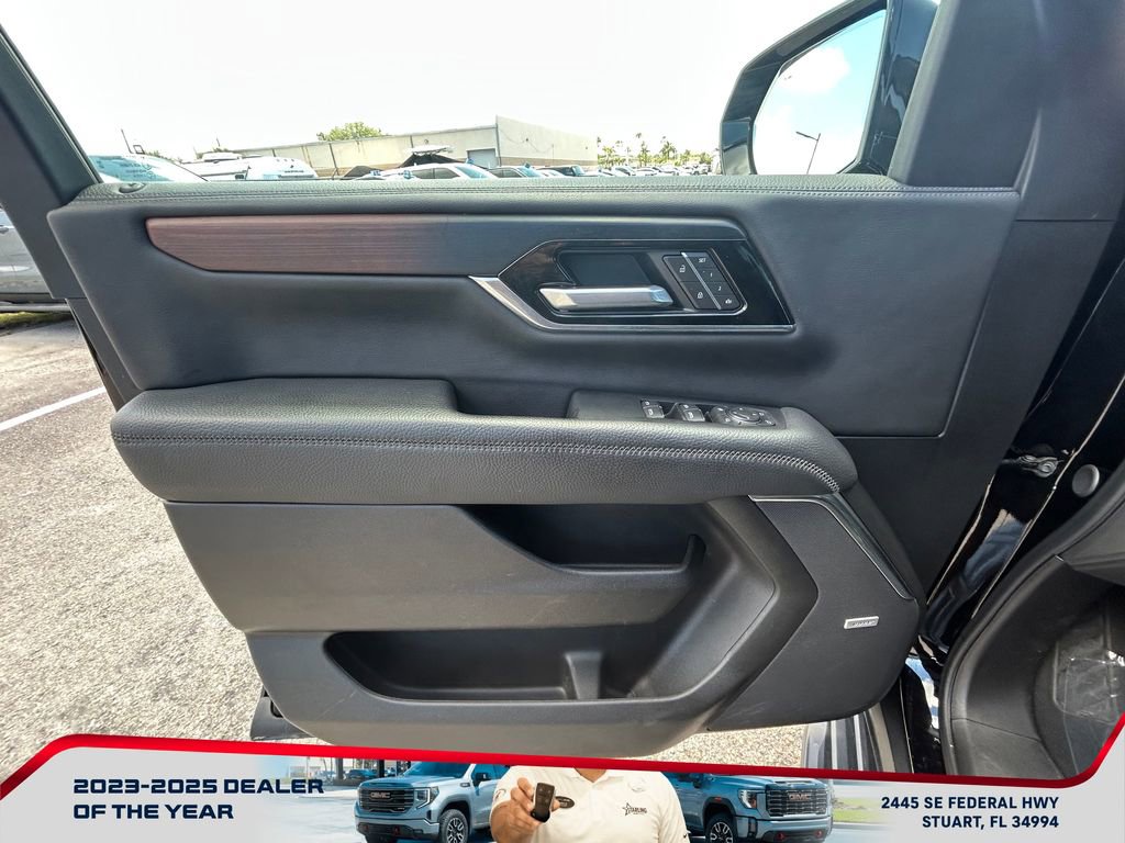 Used 2025 GMC Yukon XL Denali AWD/4WD image 25