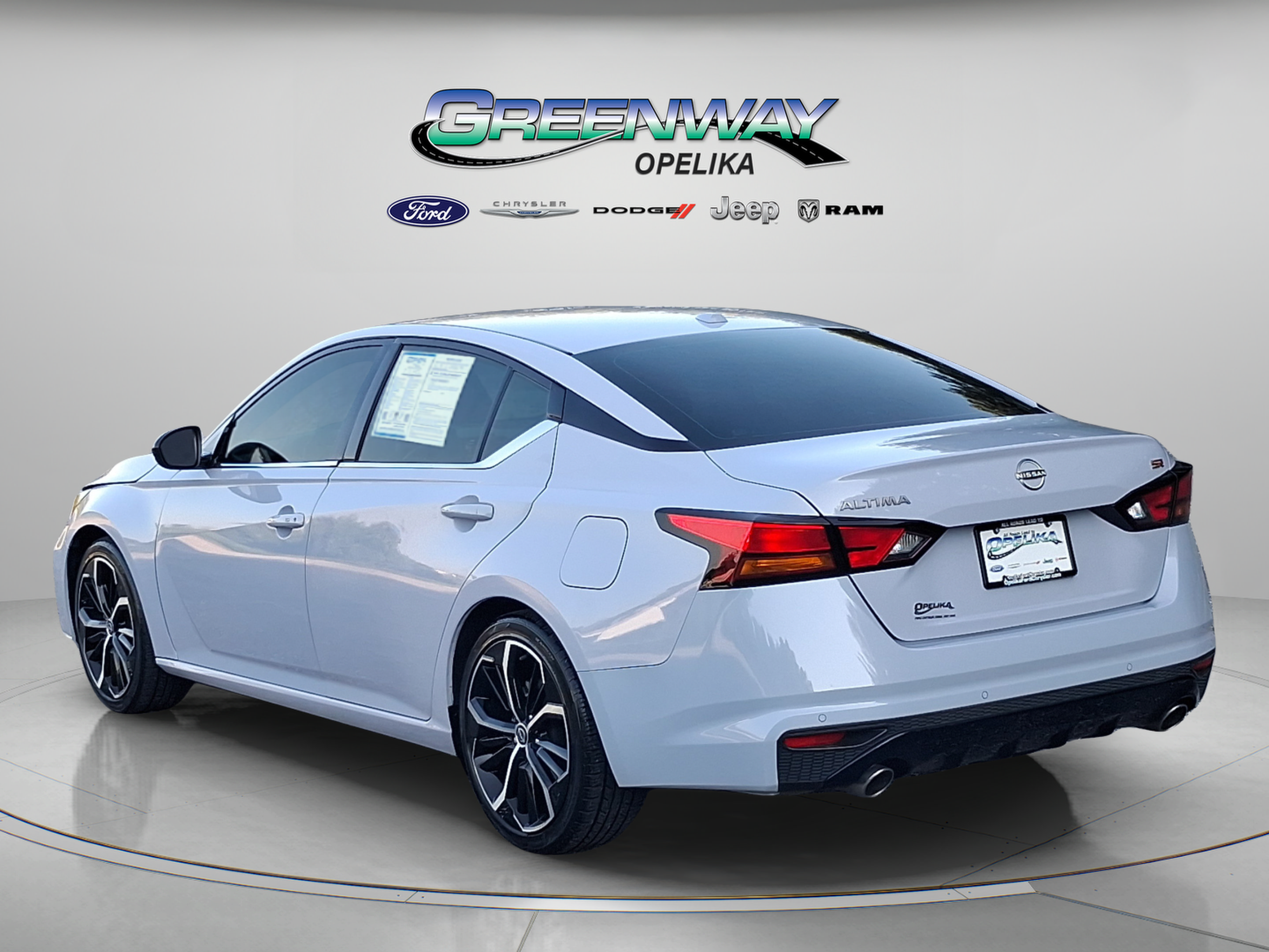 Used 2024 Nissan Altima 2.5 SR FWD image 5