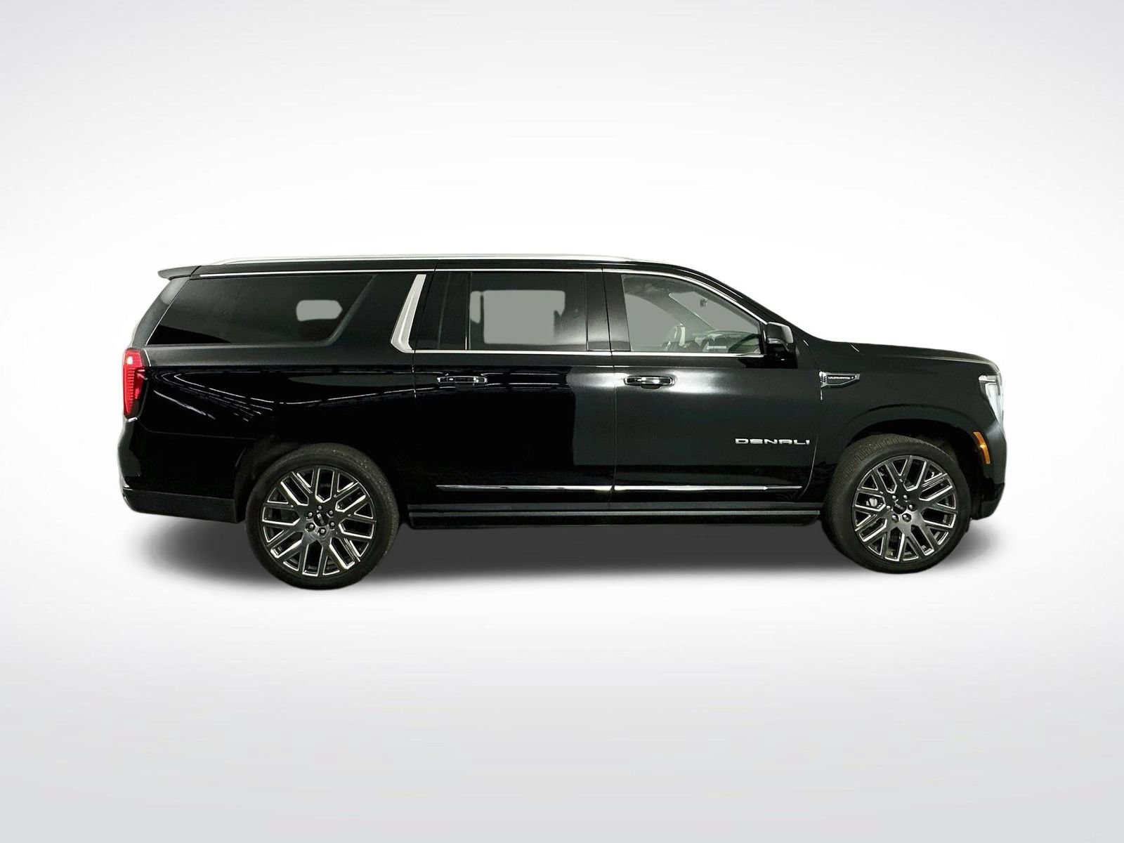 Used 2025 GMC Yukon XL Denali Ultimate AWD/4WD image 9