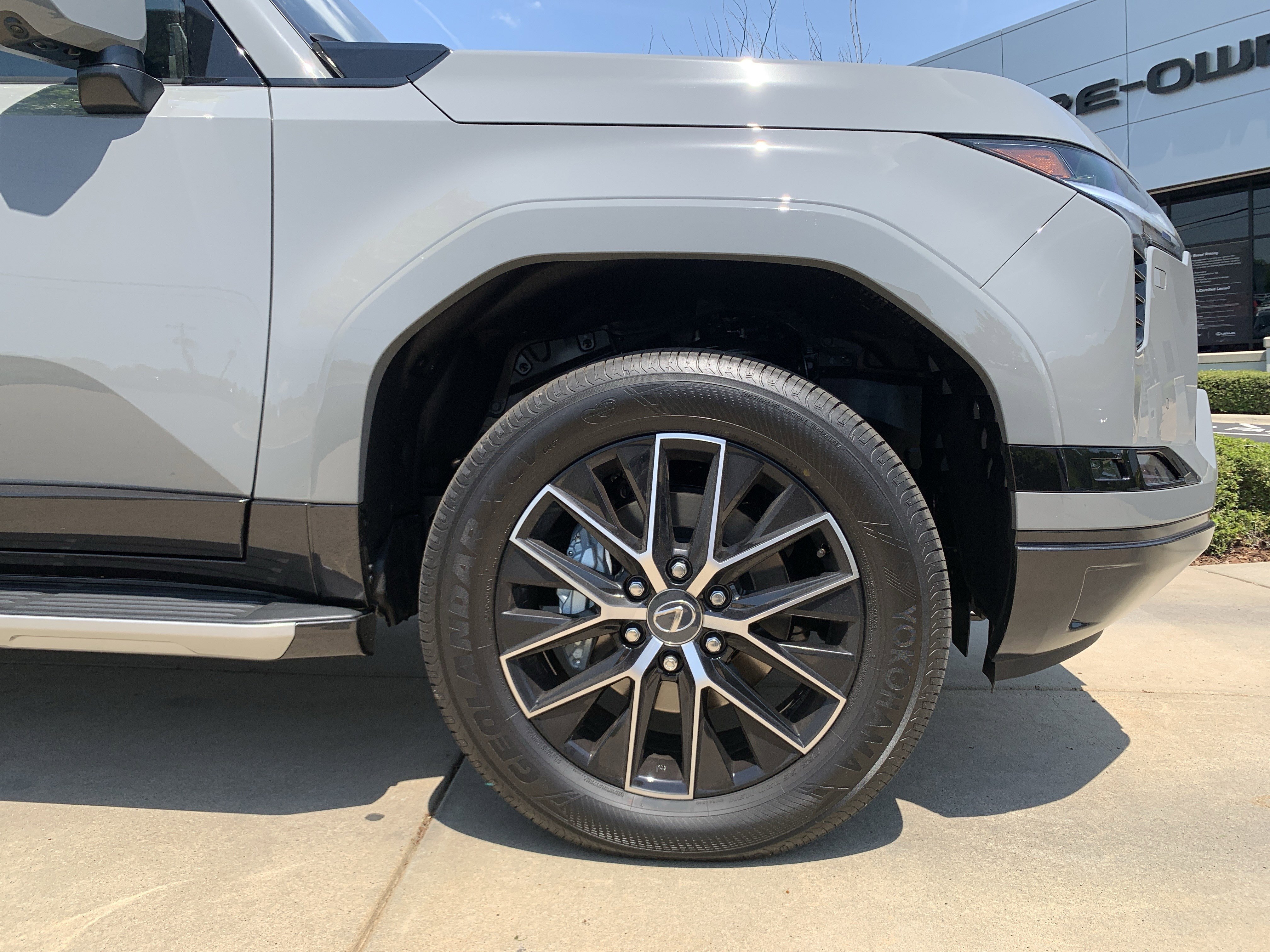 Used 2026 Lexus GX 550 AWD/4WD image 13