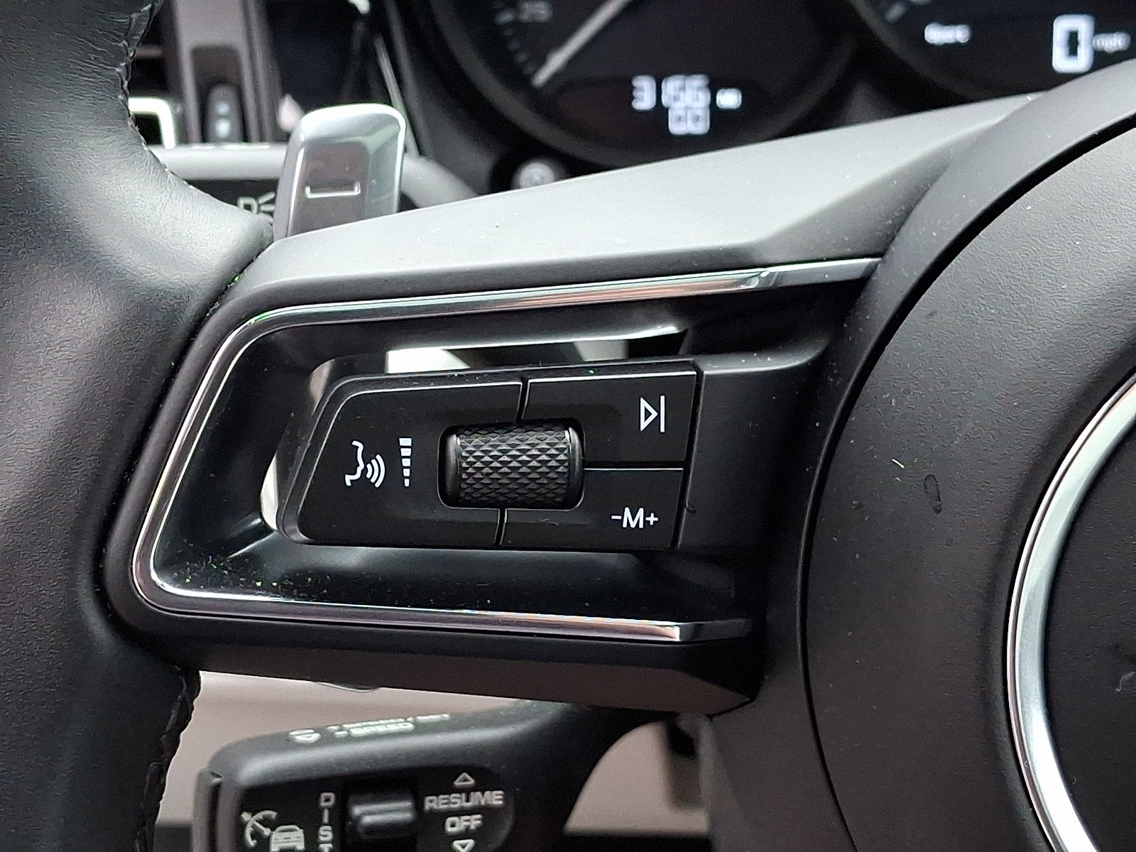 Certified 2026 Porsche Macan AWD/4WD image 22