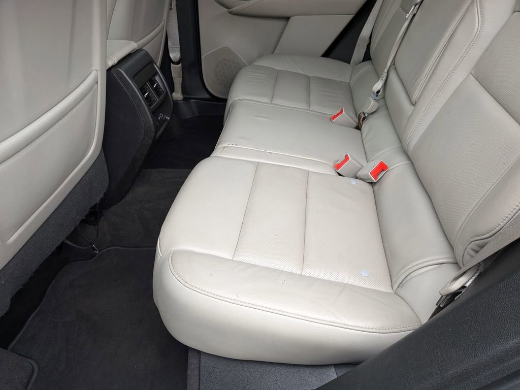 Used 2020 Cadillac XT4 Premium Luxury FWD image 25