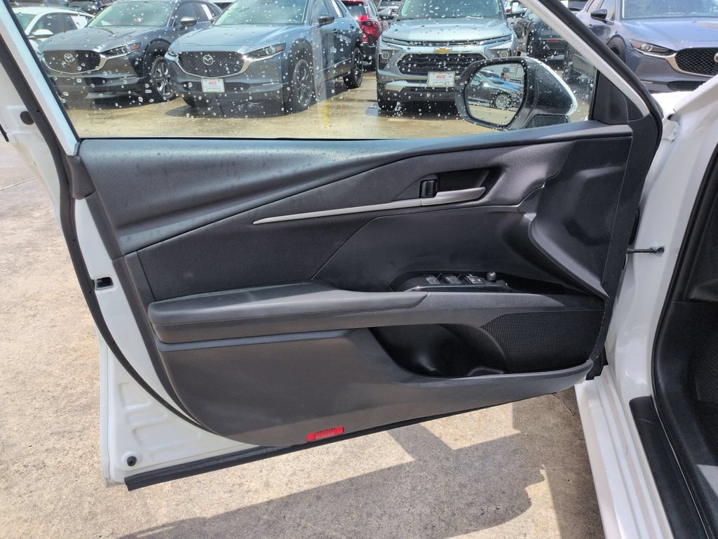 Used 2025 Toyota Camry LE FWD image 11