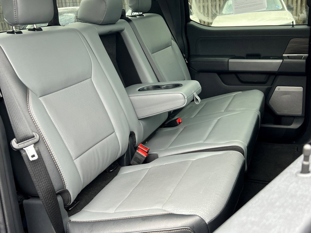 Used 2024 Ford F150 Lightning Lariat image 13