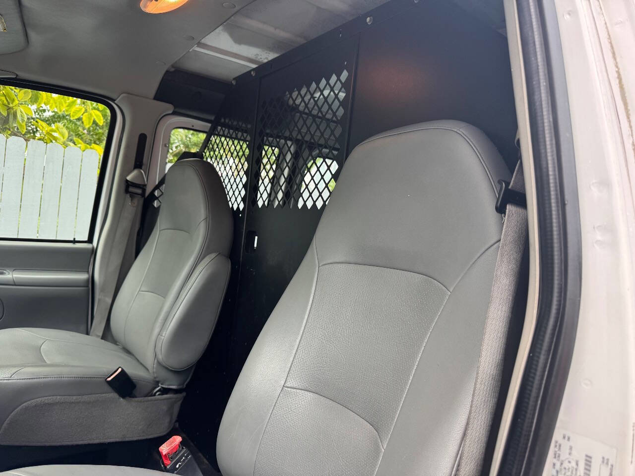 Used 2006 Ford E-250 and Econoline 250 Extended RWD image 8