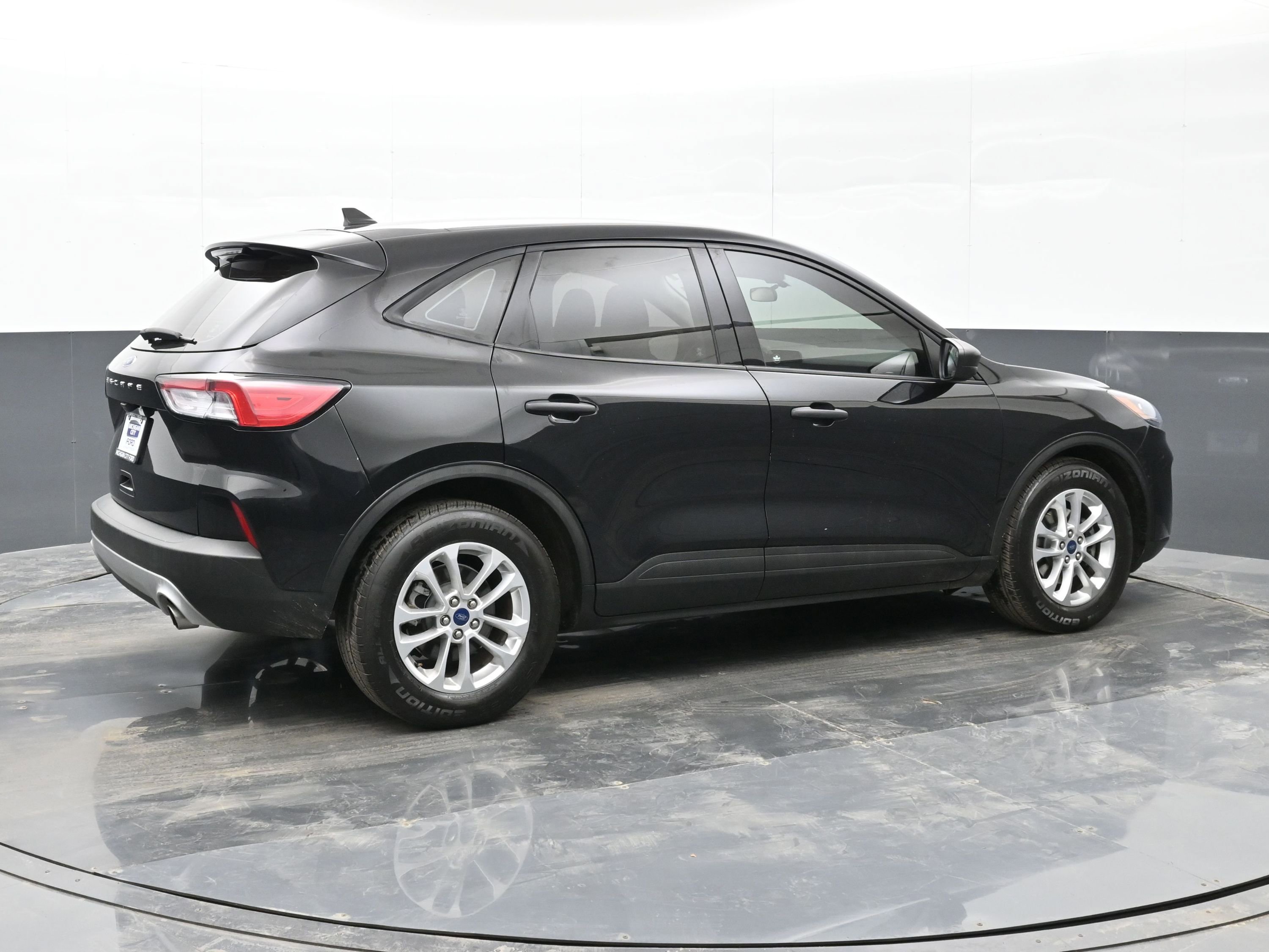 Used 2022 Ford Escape S image 8