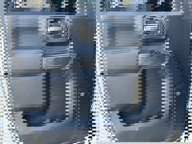 Used 2023 Chevrolet Silverado 2500 LTZ w/ LTZ Premium Package image 13