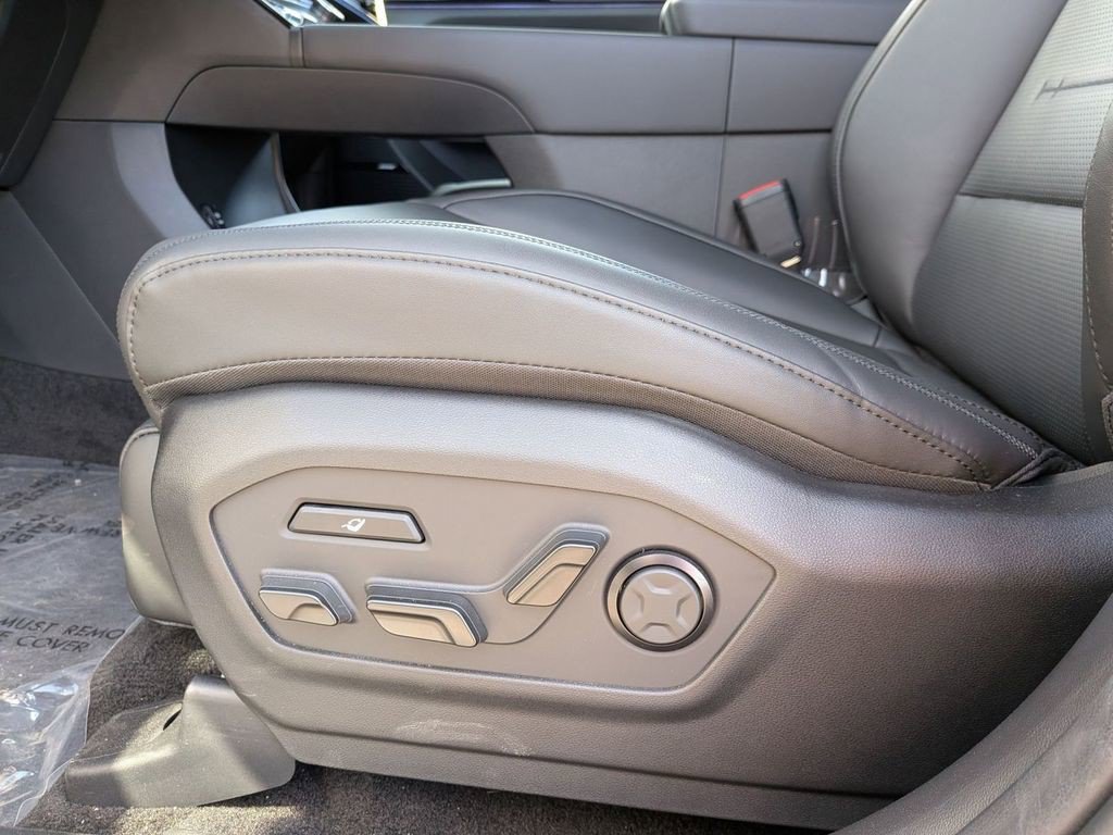 New 2025 Hyundai Santa Fe Calligraphy AWD/4WD image 19