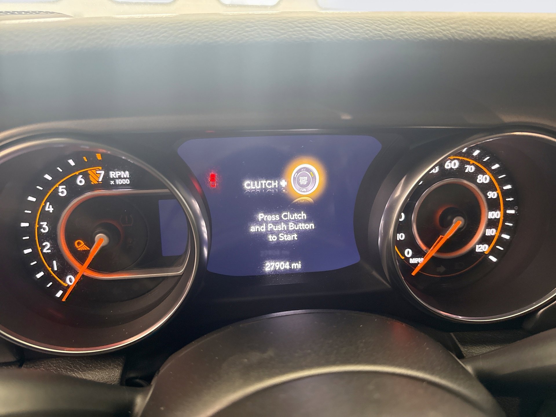 Used 2023 Jeep Gladiator Sport image 9