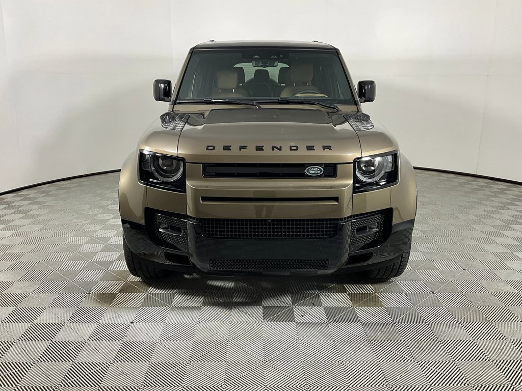 Used 2025 Land Rover Defender 130 X-Dynamic SE image 7