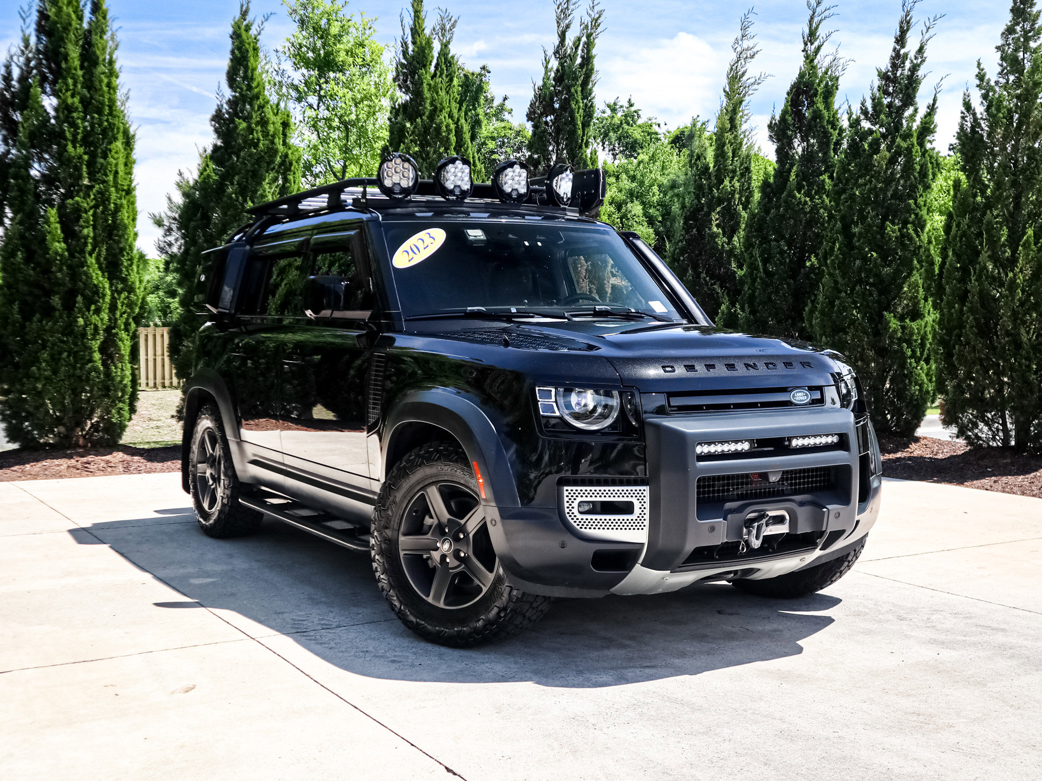 Used 2023 Land Rover Defender 110 S AWD/4WD image 2