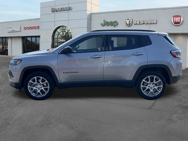 Used 2023 Jeep Compass Latitude AWD/4WD image 4