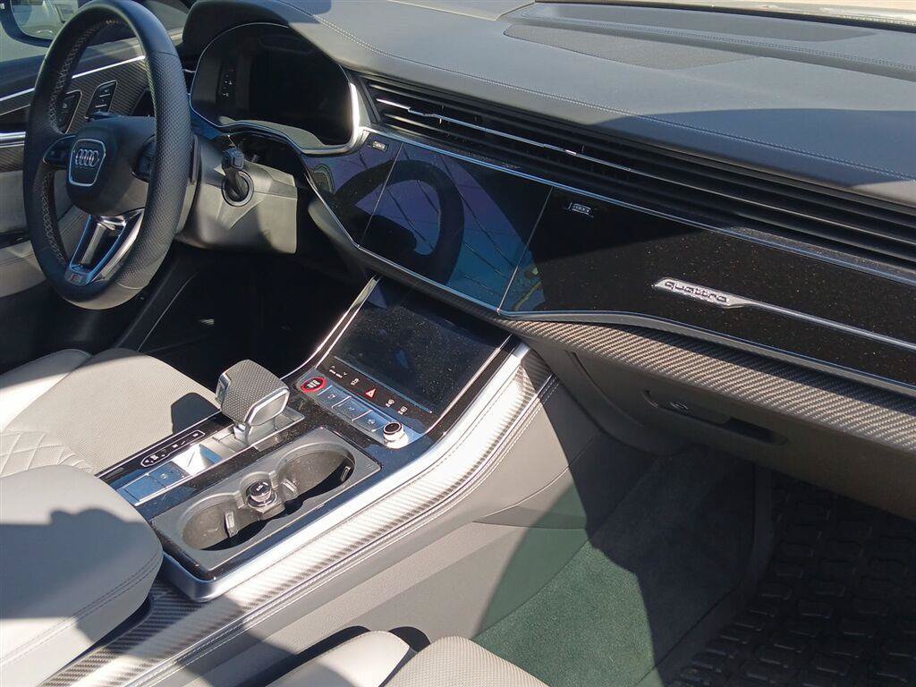 Used 2025 Audi SQ8 Prestige AWD/4WD image 19