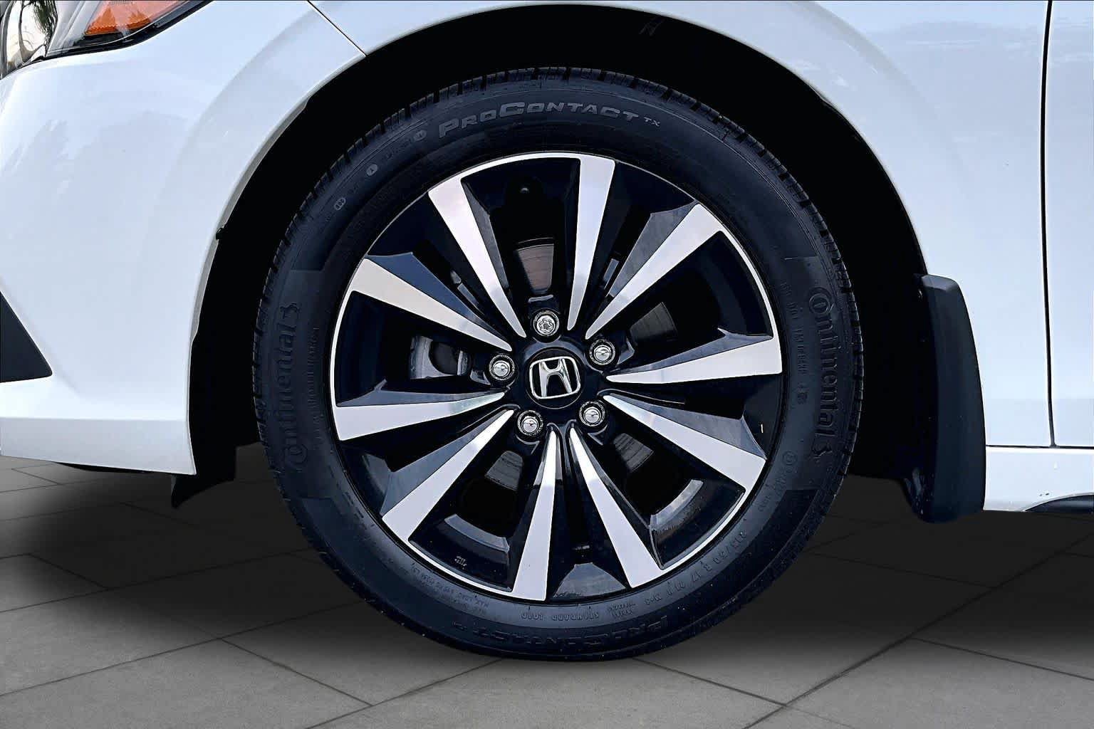 Used 2024 Honda Civic EX-L image 10