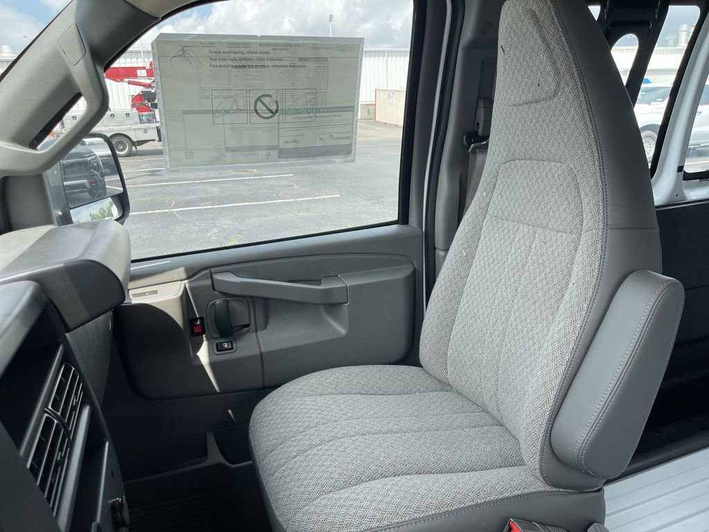 New 2025 Chevrolet Express 3500 Extended w/ Driver Convenience Package image 17