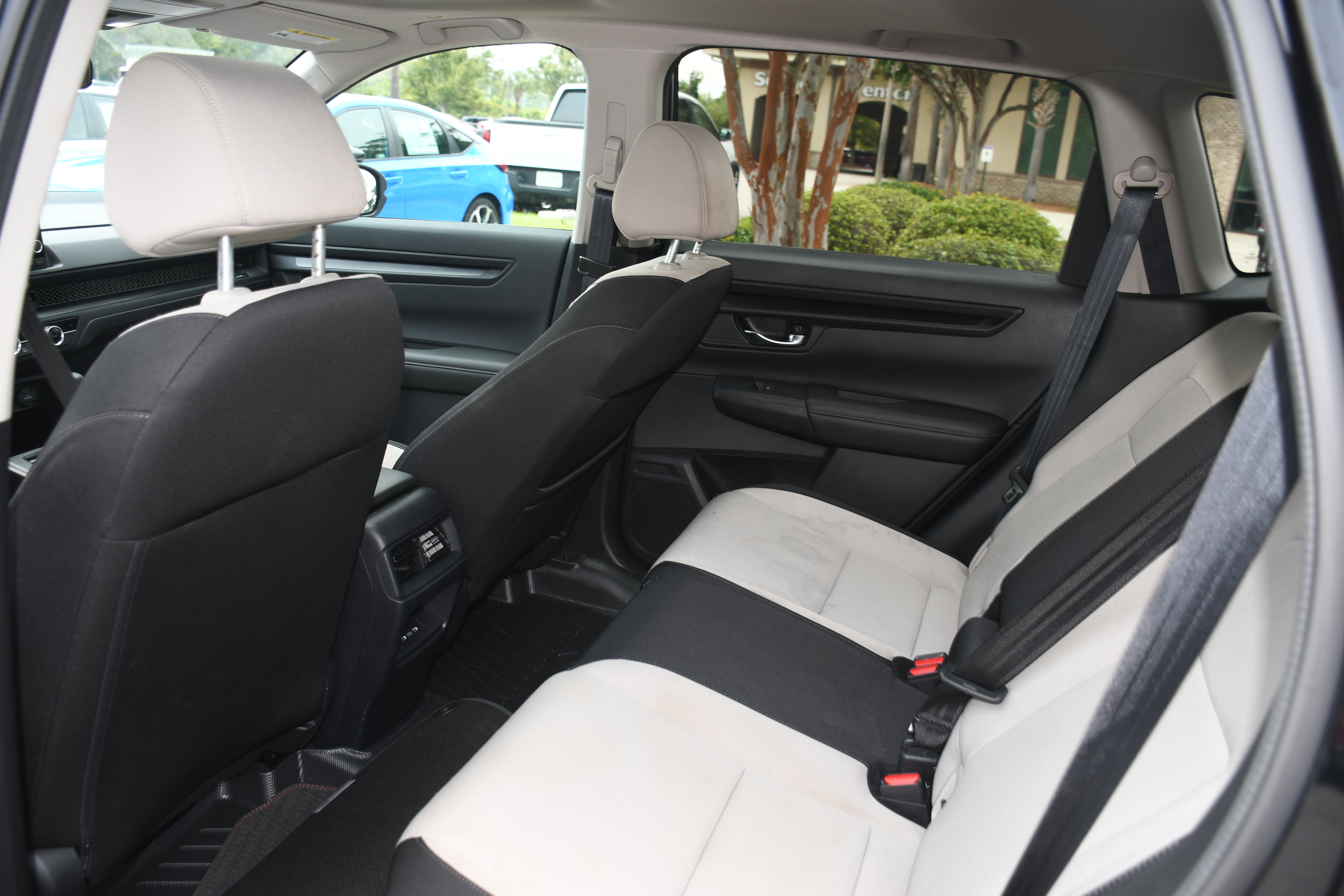 Certified 2025 Honda CR-V EX image 16