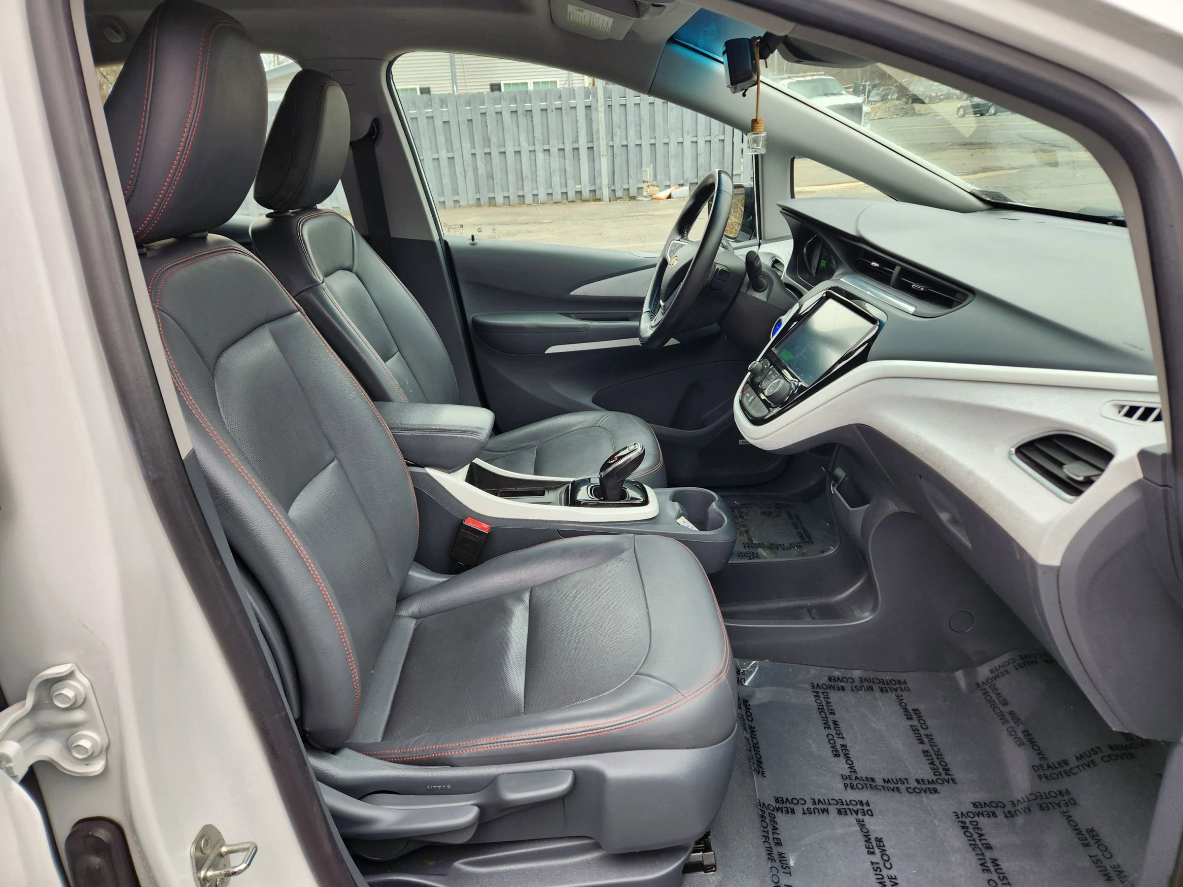 Used 2019 Chevrolet Bolt Premier w/ Infotainment Package image 17