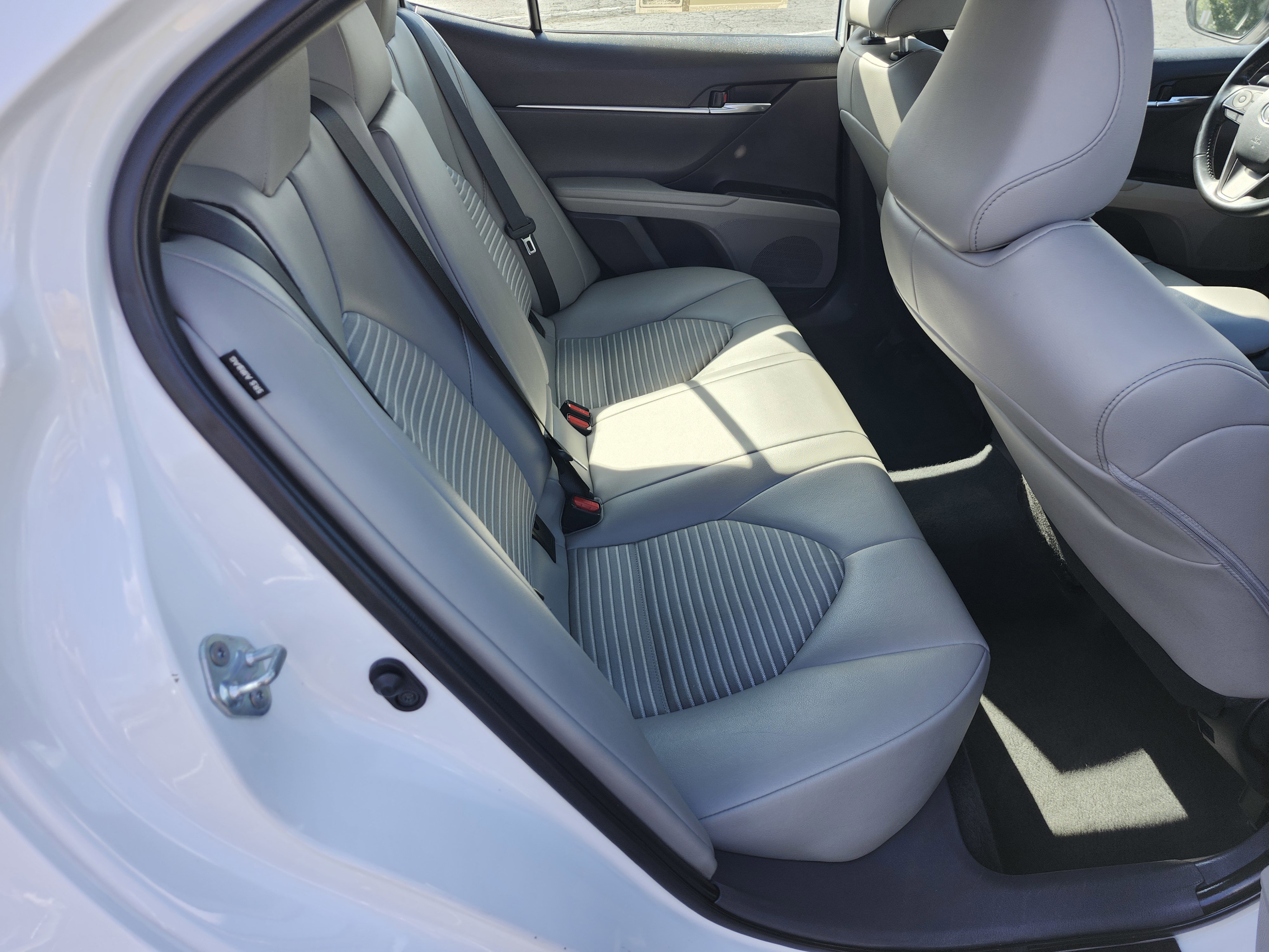 Used 2023 Toyota Camry SE image 13