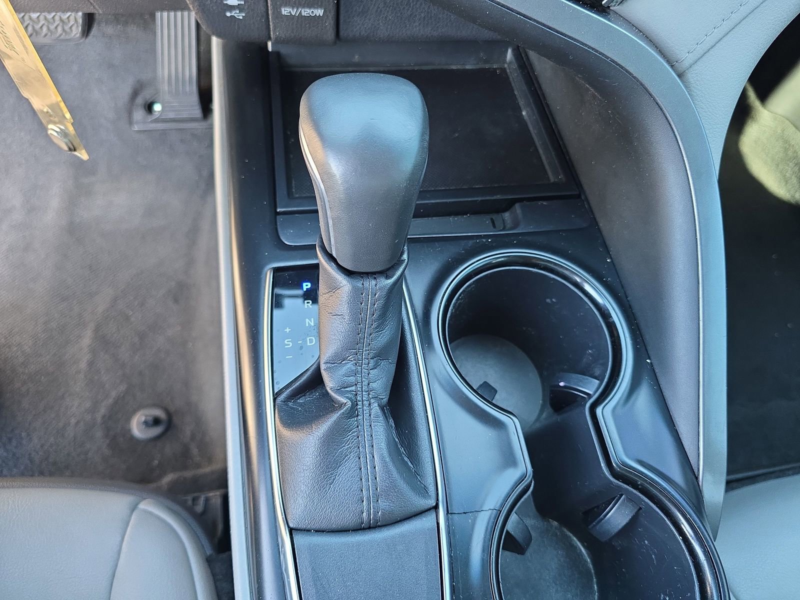 Used 2019 Toyota Camry SE image 19