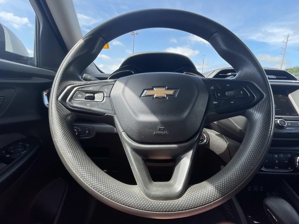 Used 2023 Chevrolet TrailBlazer LT AWD/4WD image 25
