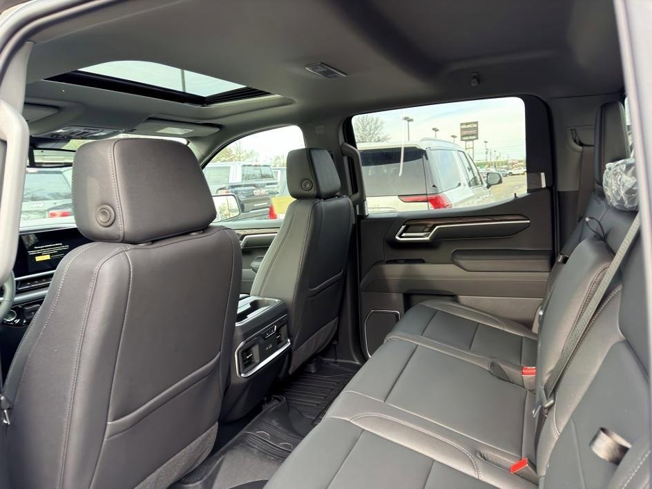 New 2026 GMC Sierra 1500 SLT w/ SLT Premium Plus Package image 6