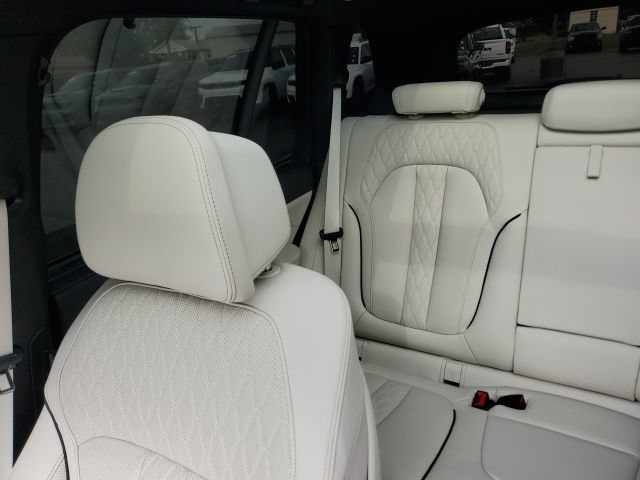 Used 2025 BMW X5 M60i AWD/4WD image 11